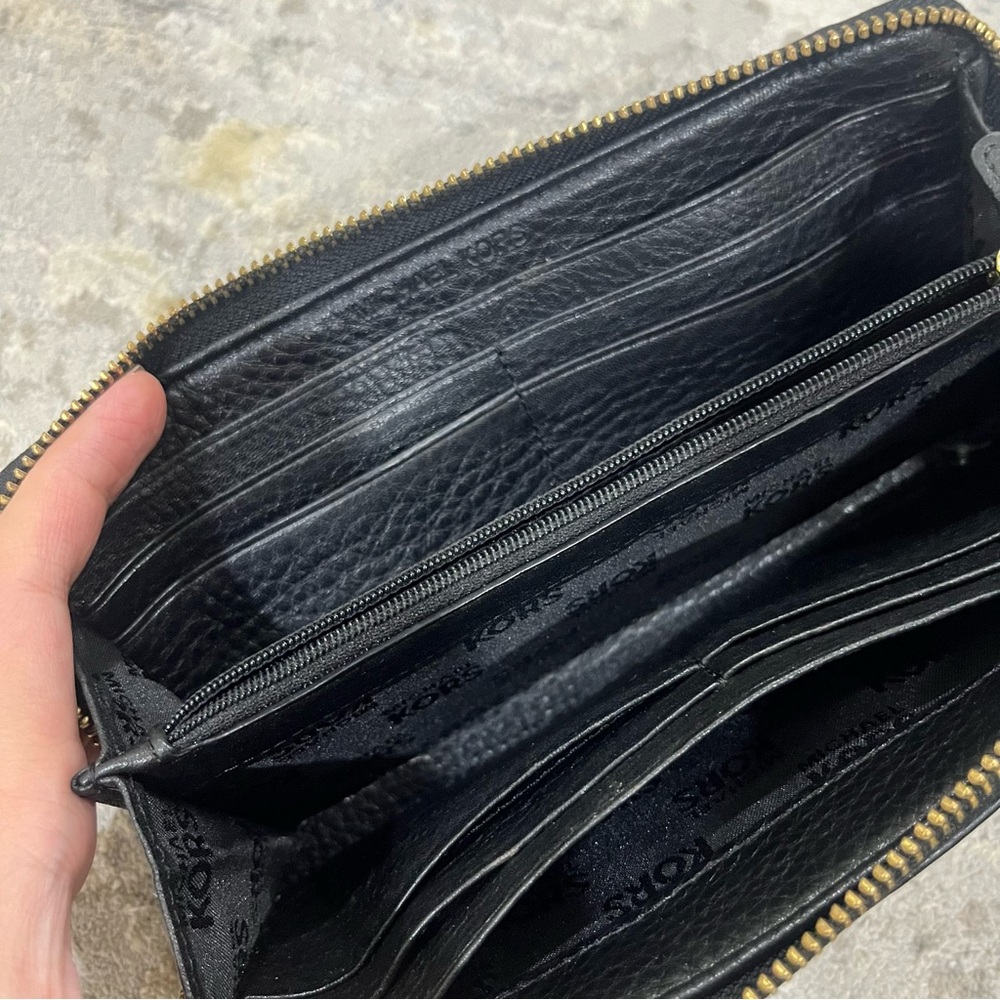Michael Kors Black Leather Handbag and Wallet Set - Picture 8 of 11